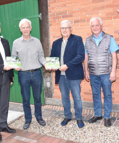 Für die Erstellung einer Chronik wurde der Bürgerverein Moorriem mit 1.500 € unterstützt.